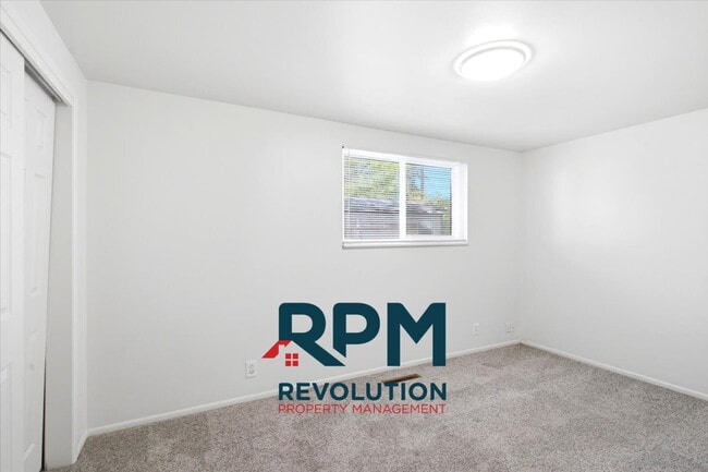 Building Photo - Stunning 3 Bedroom House near Hill Air Force Base!