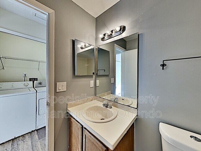 Building Photo - 3235 Vishaal Dr