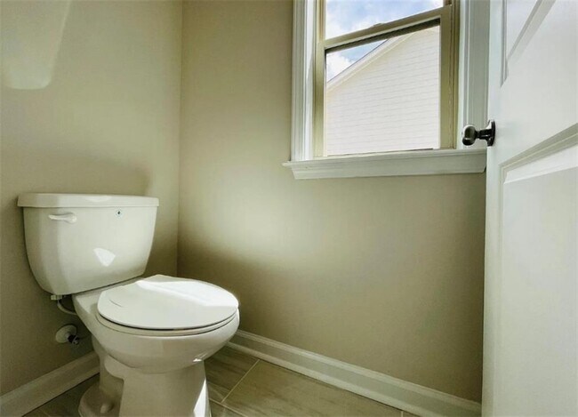Building Photo - 3745 Davis Cir