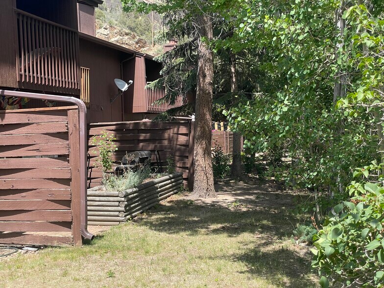Building Photo - 2907 Riverside Dr