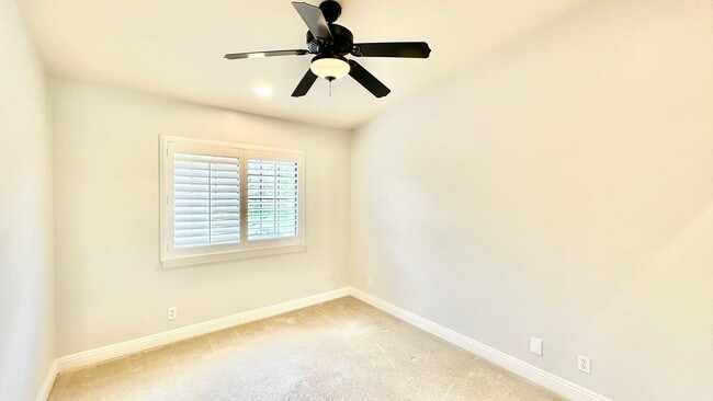 Building Photo - Stunning and Well Appointed High-End Two-S...