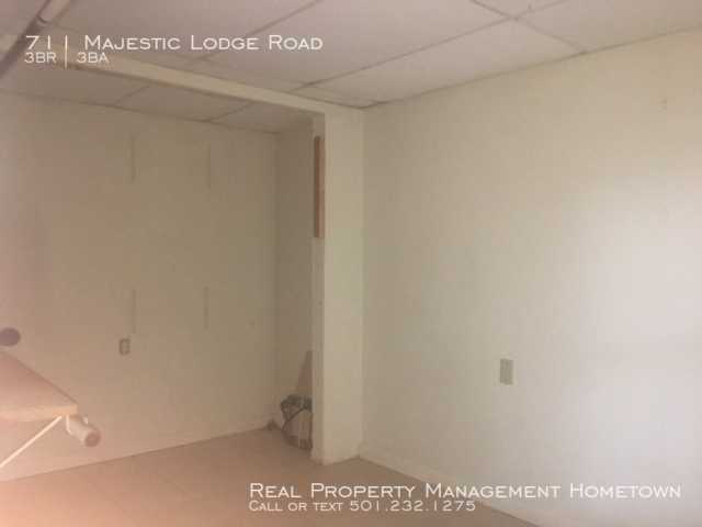 Building Photo - LAKE HOUSE WITH CHARACTER AND CHARM