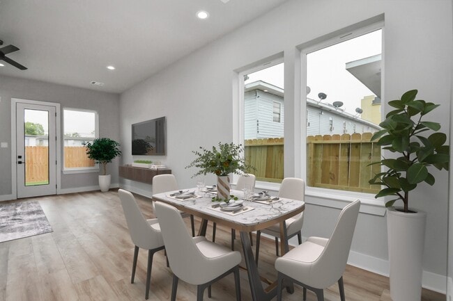 Building Photo - 6817 Peerless St