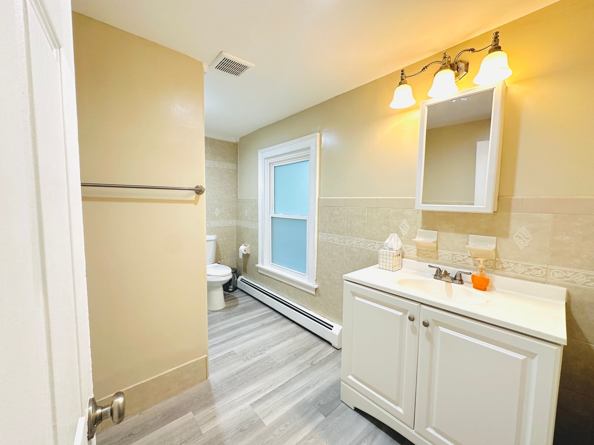Bathroom - 181 Mansion St