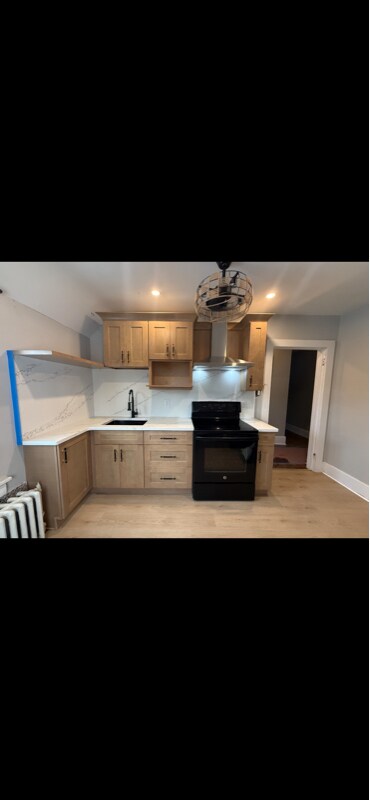 Building Photo - 126 Simpson St