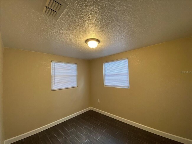 Building Photo - 37147 Marlu Ln