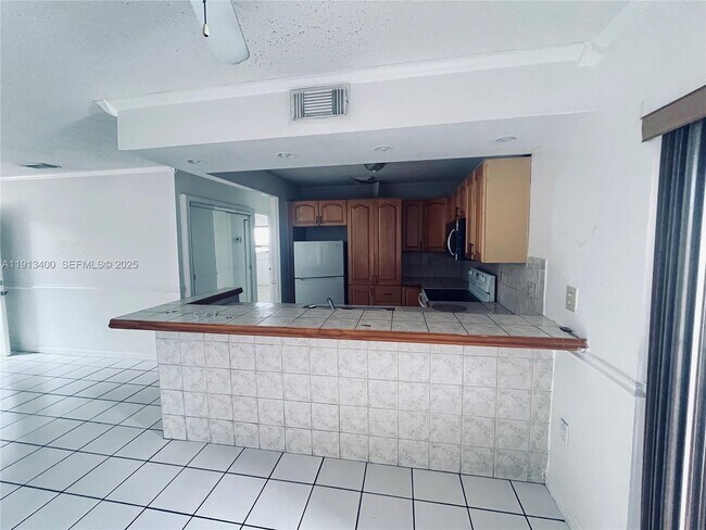 Building Photo - 2925 W 80th St