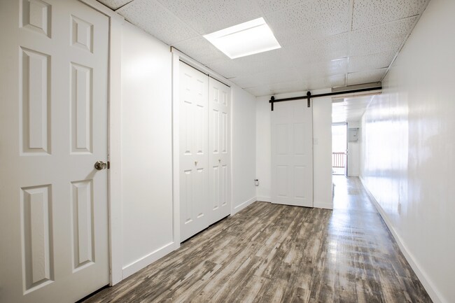 Building Photo - 415 E Carson St
