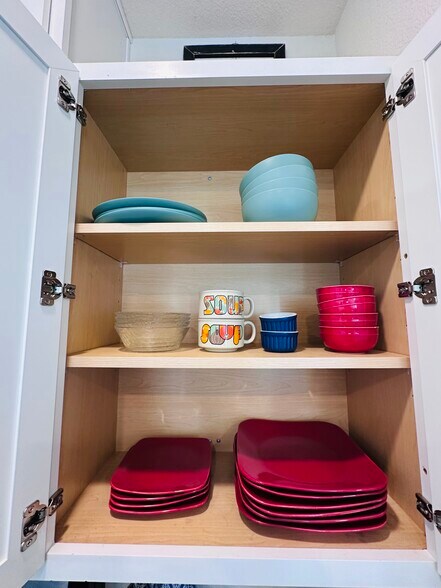 Building Photo - 950 Kathryn Ct