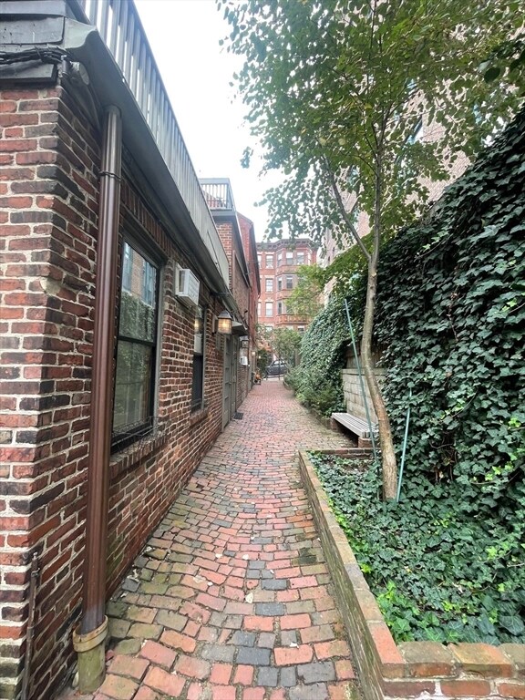 Building Photo - 36C Joy St