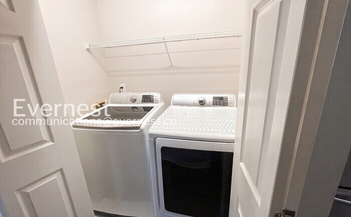Building Photo - 1617 Beckham Dr