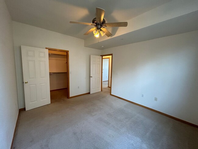 Building Photo - Bright 2-Bed Condo with Vaulted Ceilings, Garage & Balcony