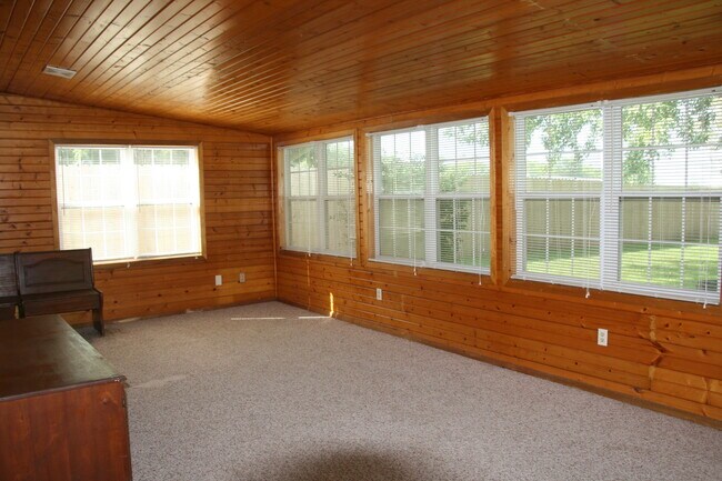 Building Photo - 3 bed house in Beresford
