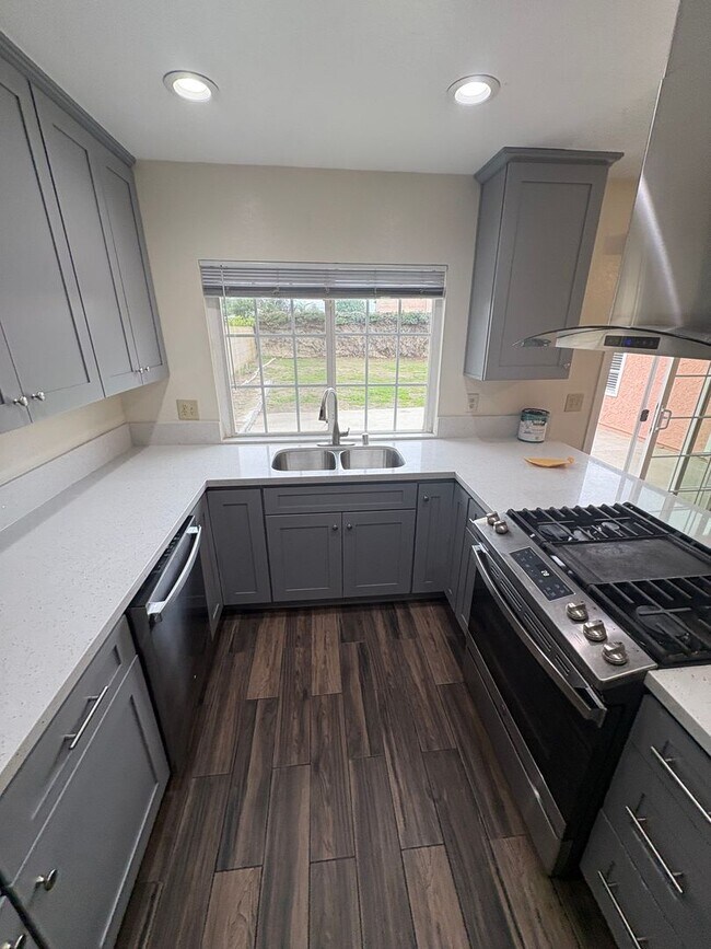 Building Photo - Don't miss out on this single story in Ontario- completely remodeled!