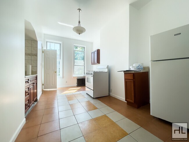 Building Photo - DIAMOND STREET / Newly Renovated Classic R...