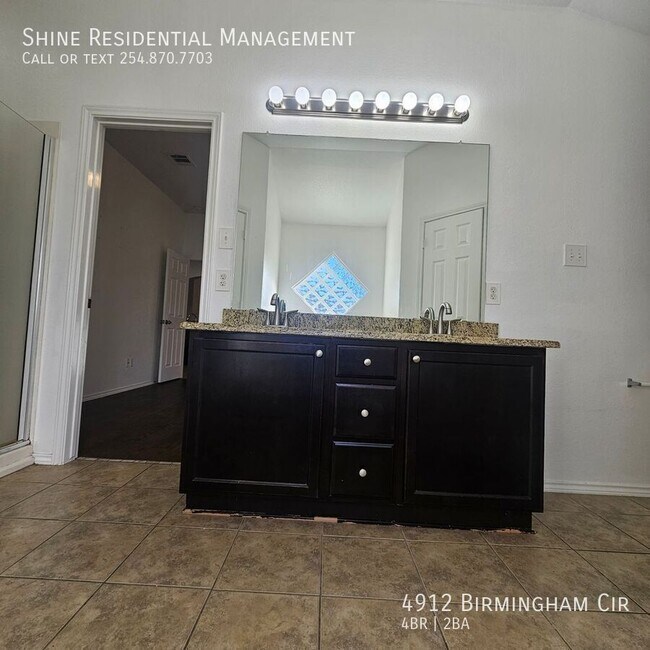 Building Photo - 4912 Birmingham Cir