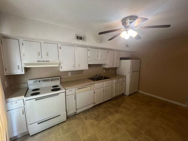 Building Photo - 716 Marley Way