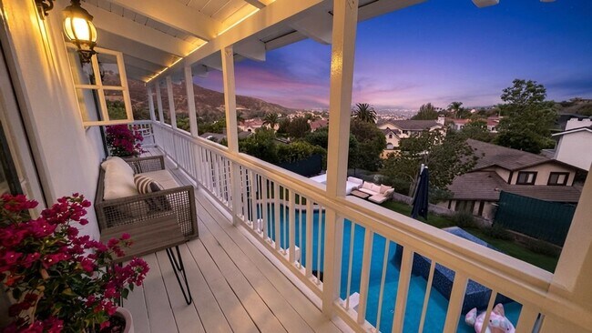 Building Photo - 1423 Floresta Pl