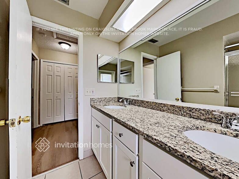 Building Photo - 2059 Sandpiper Dr