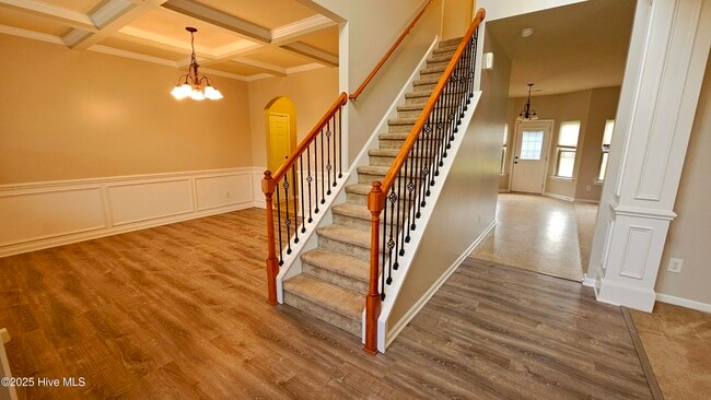 Building Photo - 302 SW Plantation Dr