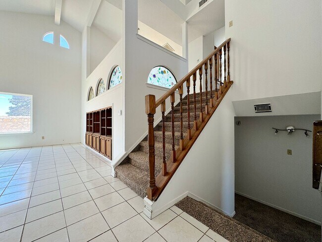 Building Photo - Northeast El Paso 3 Bed Refrig A/C split T...