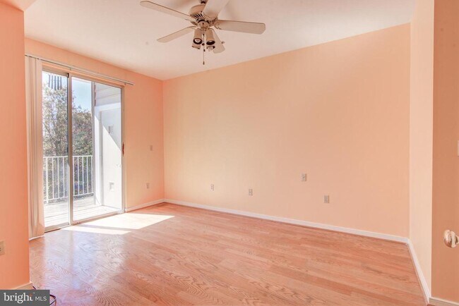 Building Photo - 1645 International Dr