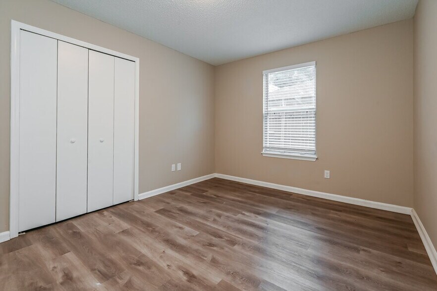 Building Photo - 2655 McCormick Woods Dr