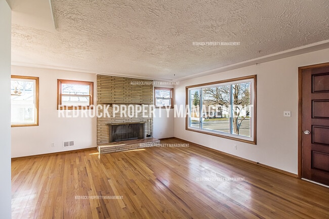 Building Photo - 416 N Bannen Rd