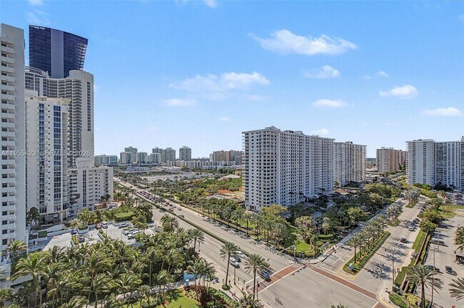 Building Photo - 17475 Collins Ave