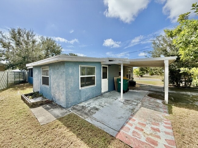 Building Photo - 9401 88th Way N