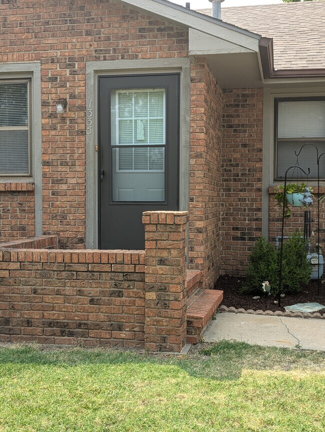 Front Door - 1335 Applewood Ln