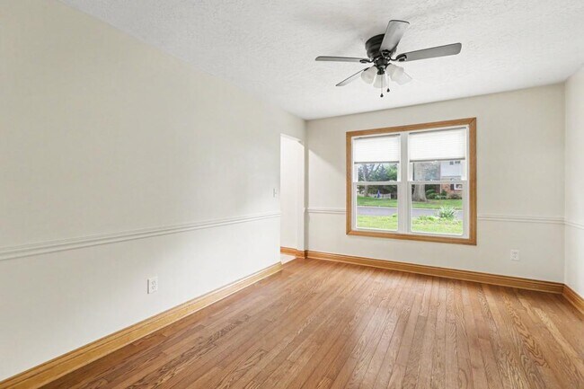 Building Photo - 136 Brookside Ave