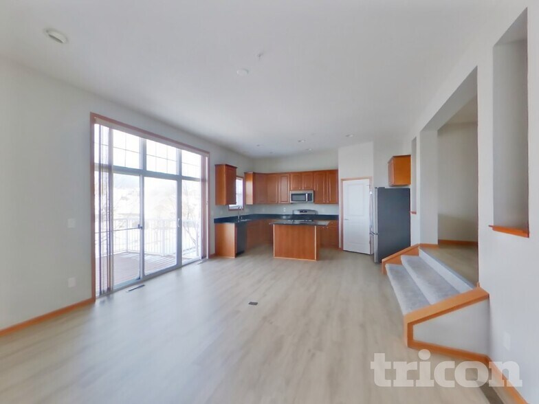 Building Photo - 1627 Fox Hunt Way