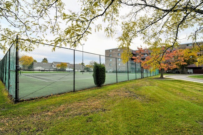 Building Photo - 1460 Fairlane Dr