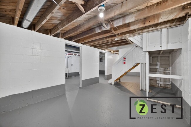 Building Photo - Charming 3 Bedroom home in Detroit Thursday August 6, 2026 @ 7:15p-7:45p