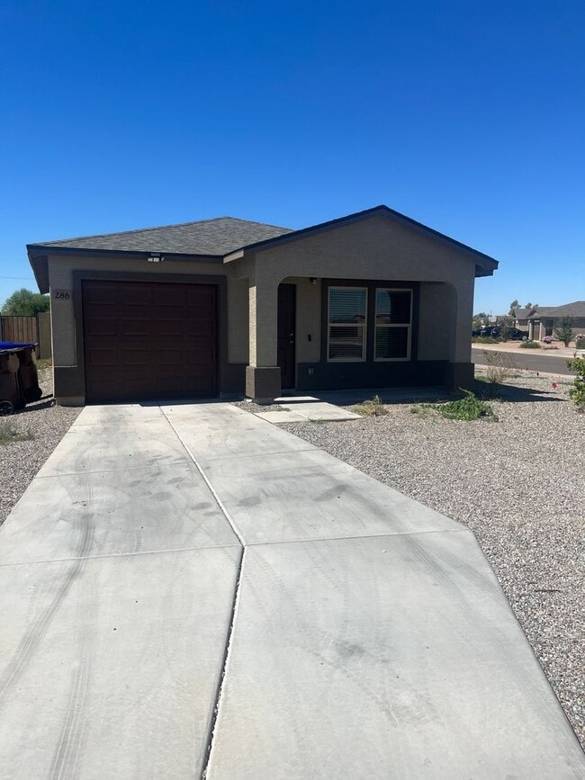 Building Photo - Beautiful 3 Bedroom 2 bath home!