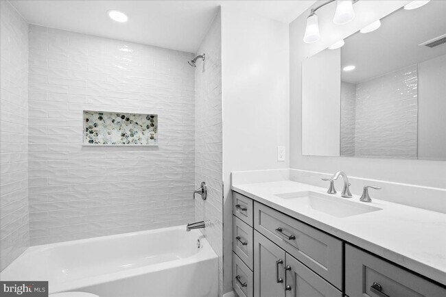 Building Photo - 8300 White Star Ct