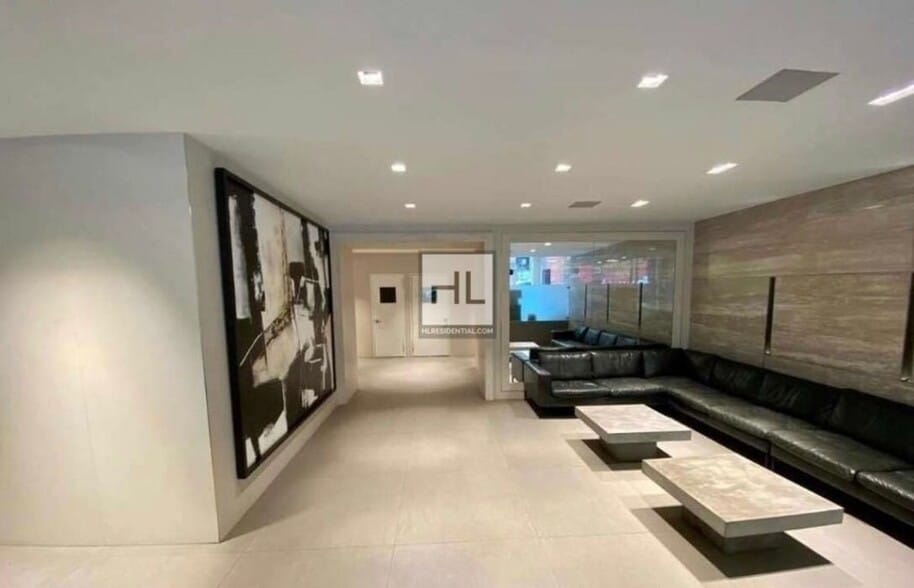 Building Photo - East 82nd Street