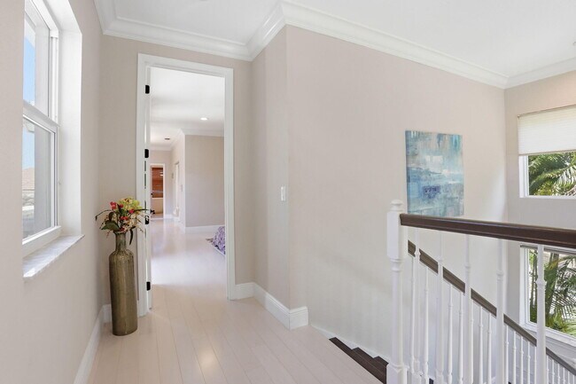 Building Photo - 375 SW 16th St