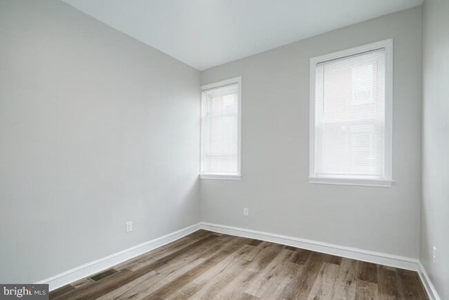 Building Photo - 525 Wolf St