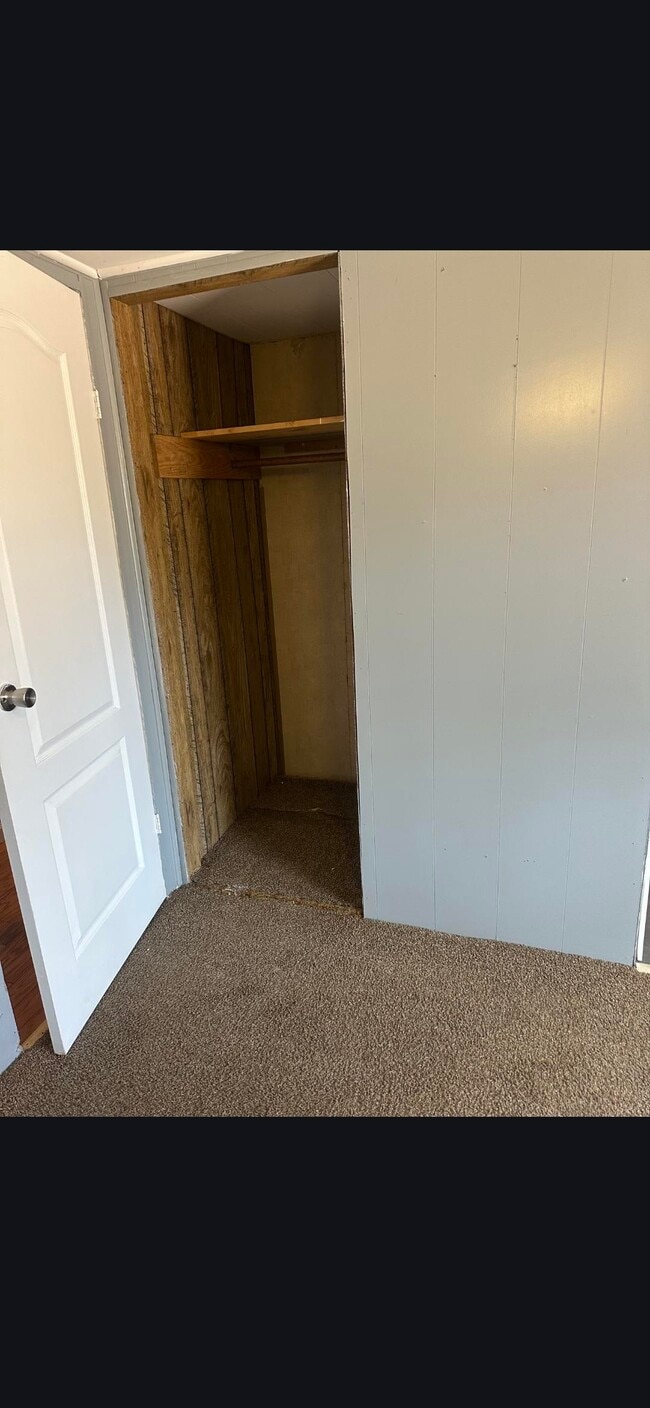 Building Photo - 8910 Via Ln