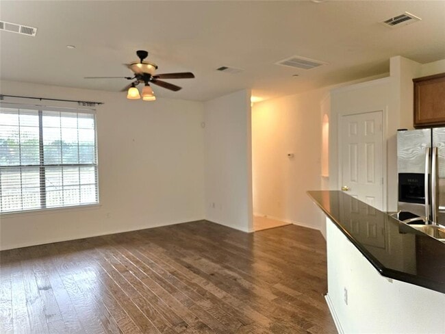 Building Photo - 9201 Brodie Ln