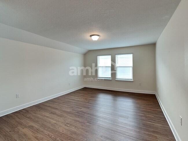 Building Photo - 313 Pine Terrace Dr