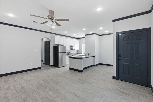 Building Photo - 9412 Crofton St