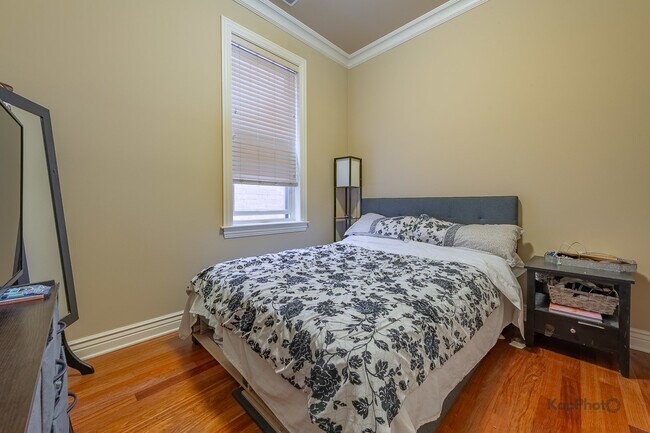 Building Photo - 1148 W Monroe St