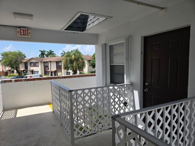 Building Photo - 6505 Winfield Blvd