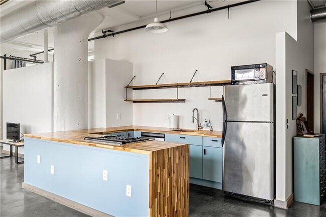 Building Photo - 426 Marietta St NW