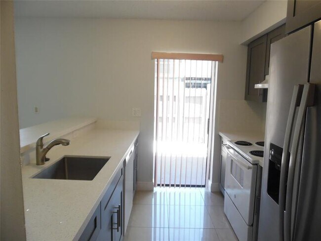 Building Photo - 4013 SW 68th Ln