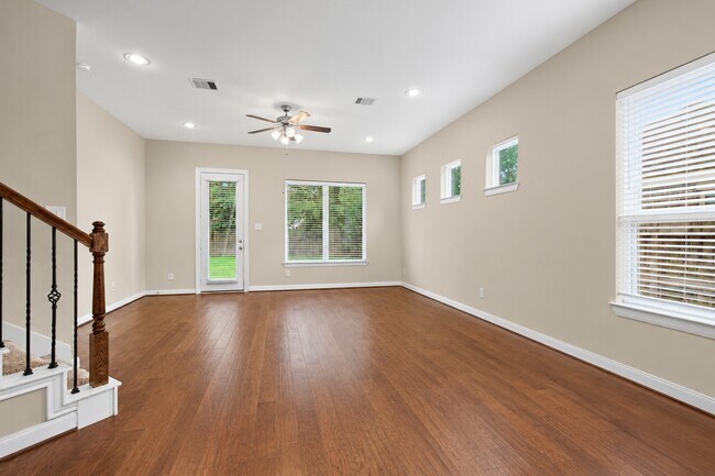 Building Photo - 22503 Miramar Bend Dr