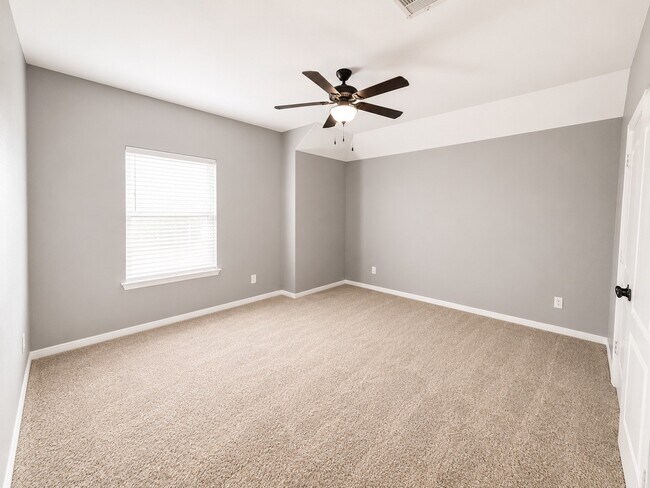 Building Photo - 28547 Lockeridge Springs Dr